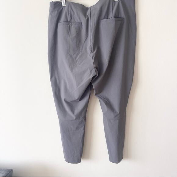 Duluth Company Flat Front Ankle Pants Women’s size 18 Short gray - Picture 5 of 9
